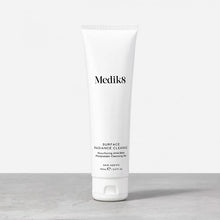 Afbeelding in Gallery-weergave laden, Medik8 surface radiance cleanse